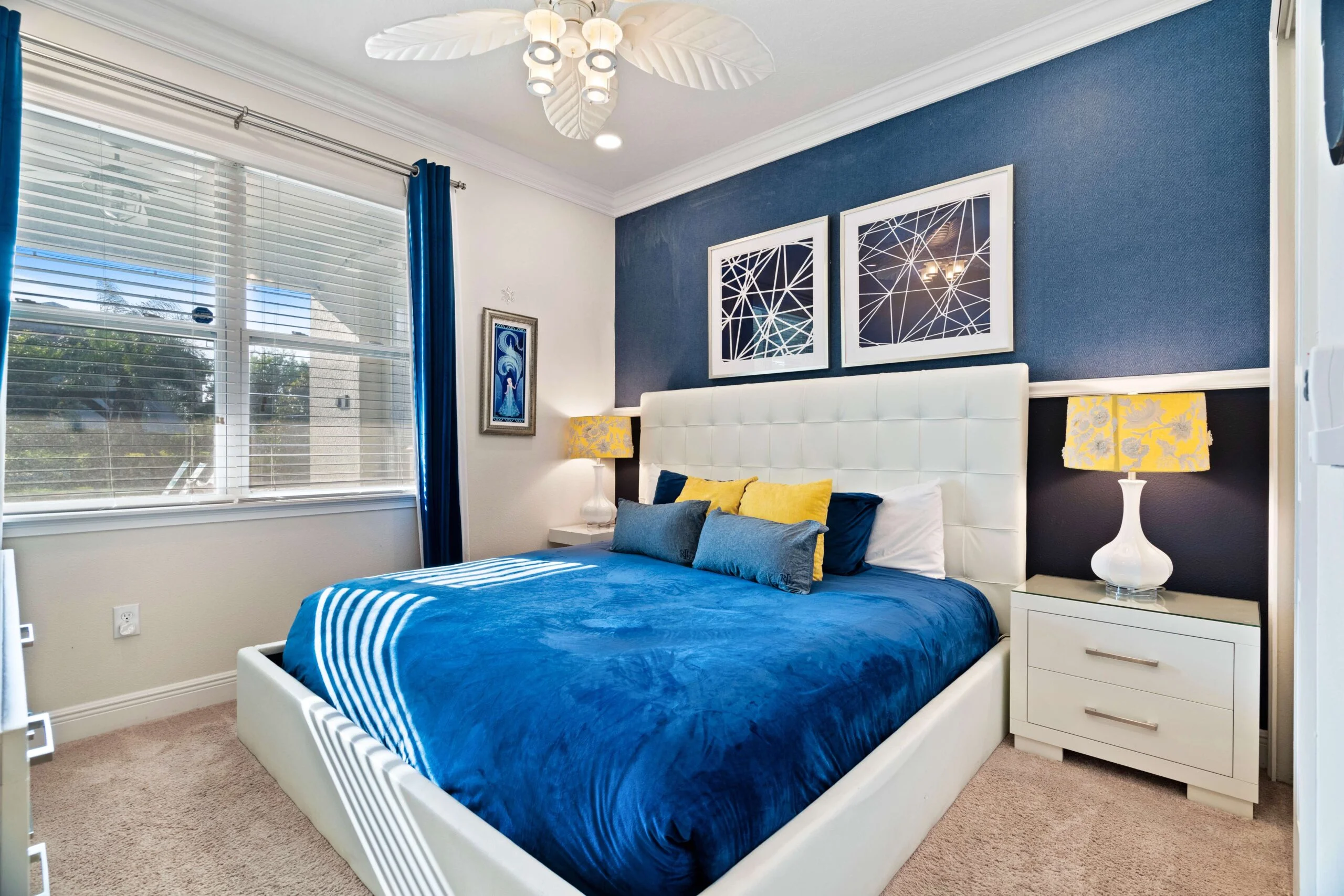 Frozen themed king bedroom on ground floor at 450 Burma Kissimmee