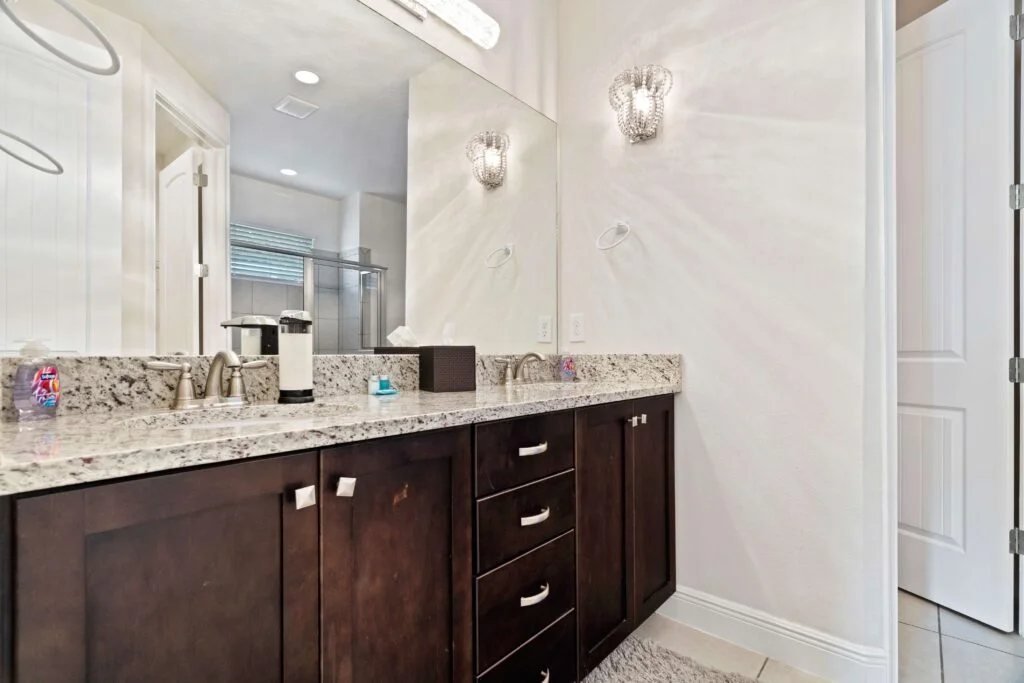 Master bathroom with dual vanity at 450 Burma vacation rental