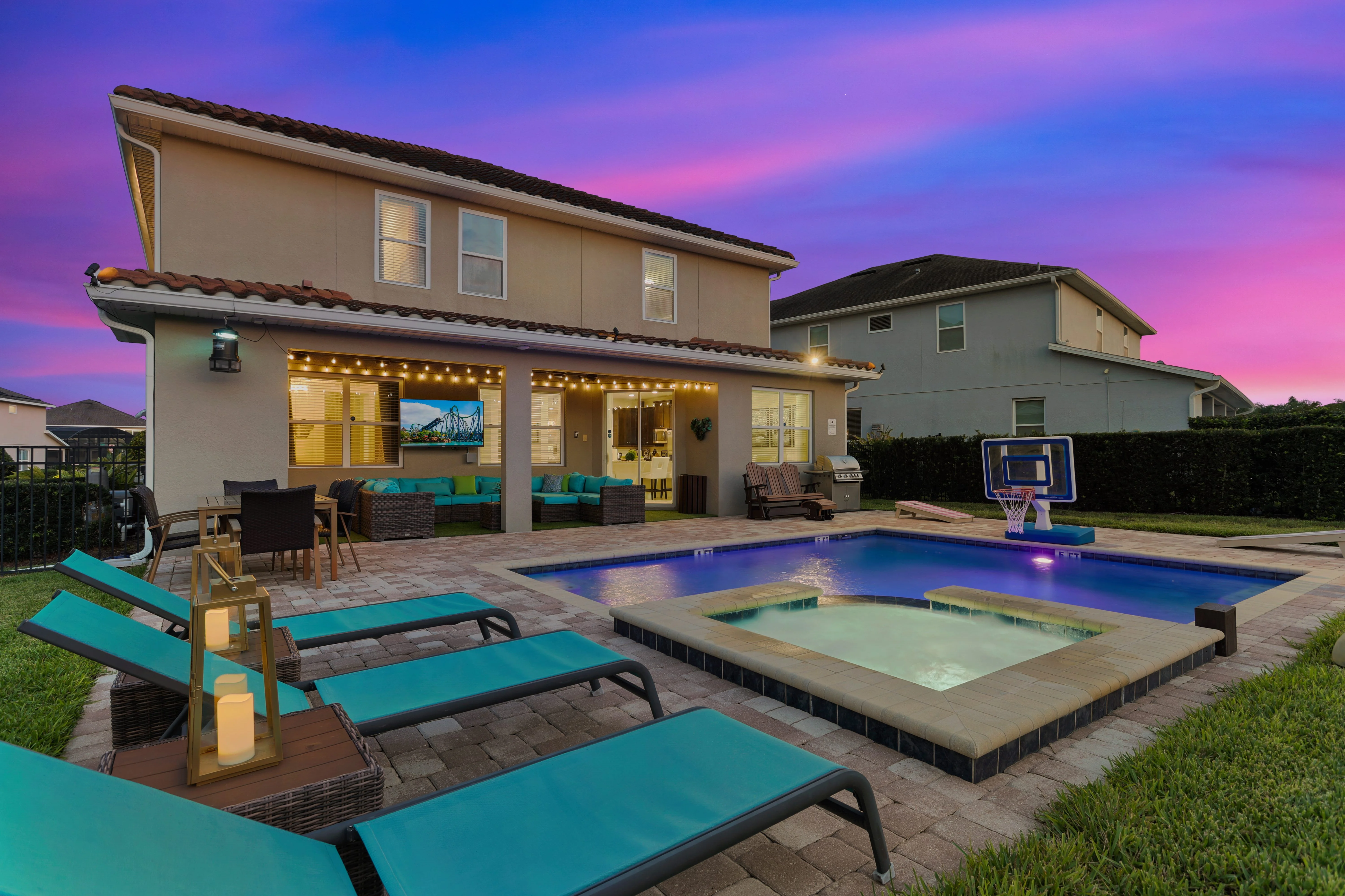 Luxury vacation rental in Reunion FL with pool at night
