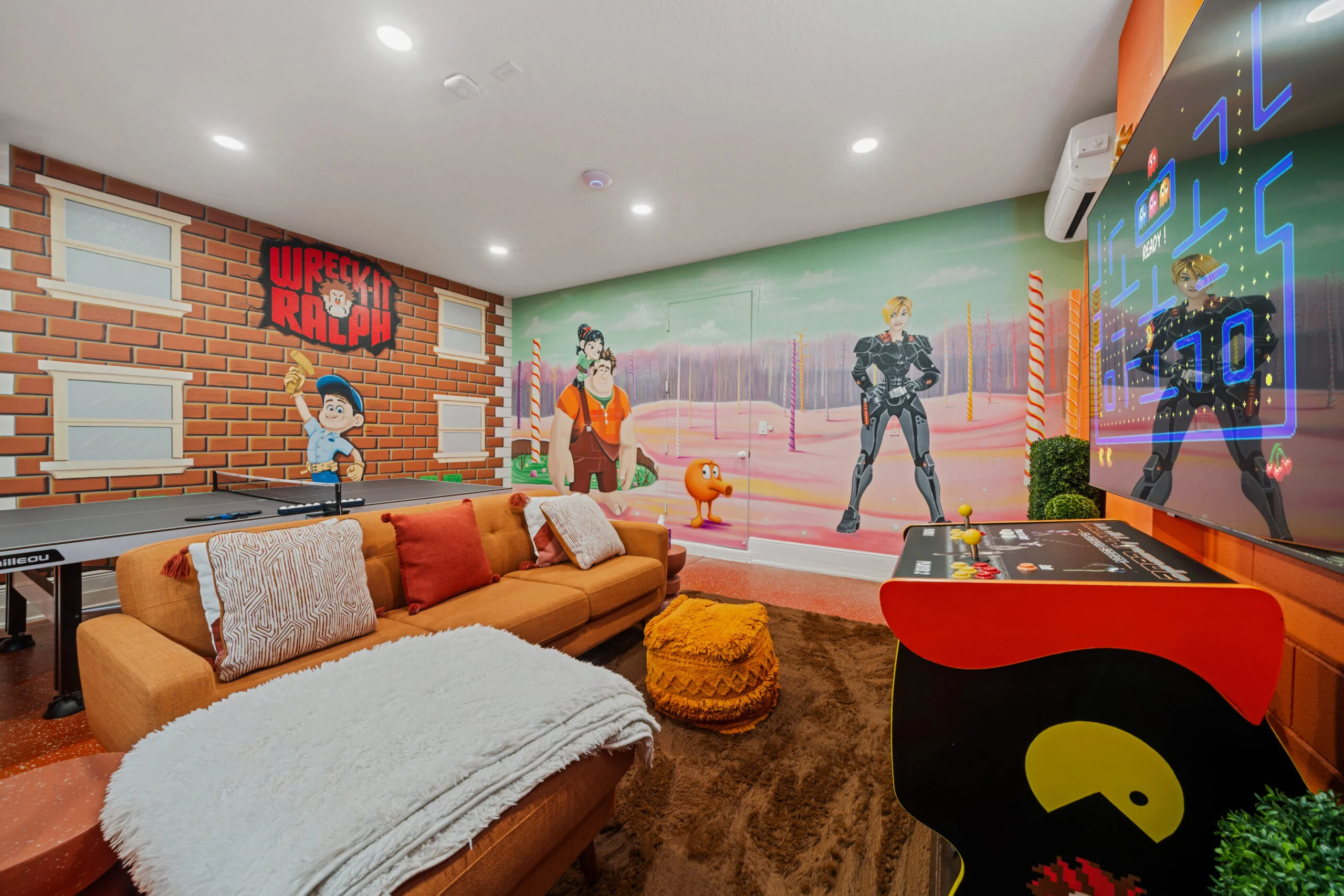 Pac-Man arcade machine in game room at 450 Burma vacation home